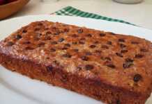 Κέικ Διαίτης με Βρώμη Καρύδια και Σοκολάτα