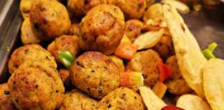 Κεφτεδάκια κοτόπουλο στο φούρνο Κεφτεδάκια κοτόπουλο στο φούρνο