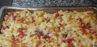 Μακαρόνια φούρνου με μπέικον και πιπεριές