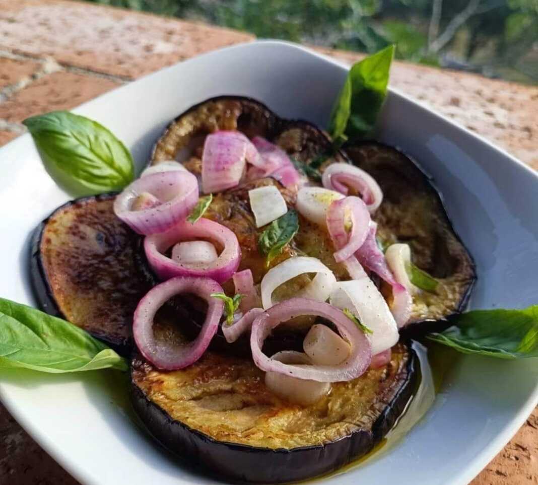 marinarism;enesMelitzanes Μαριναρισμένες μελιτζάνες με κρεμμύδια