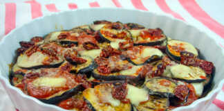 Mελιτζάνες στη σχάρα, με λιαστή ντομάτα και μοτσαρέλα