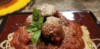 Μελιτσανοκεφτέδες με μακαρόνια