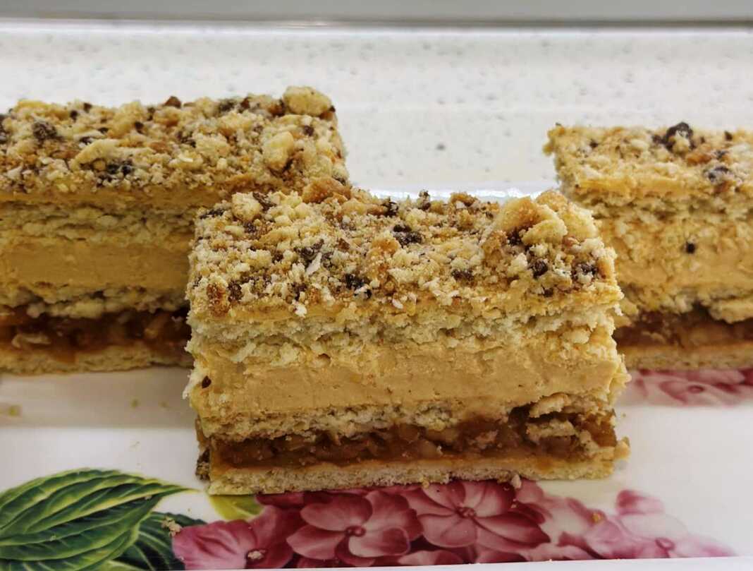 Μηλόπιτα με κρέμα