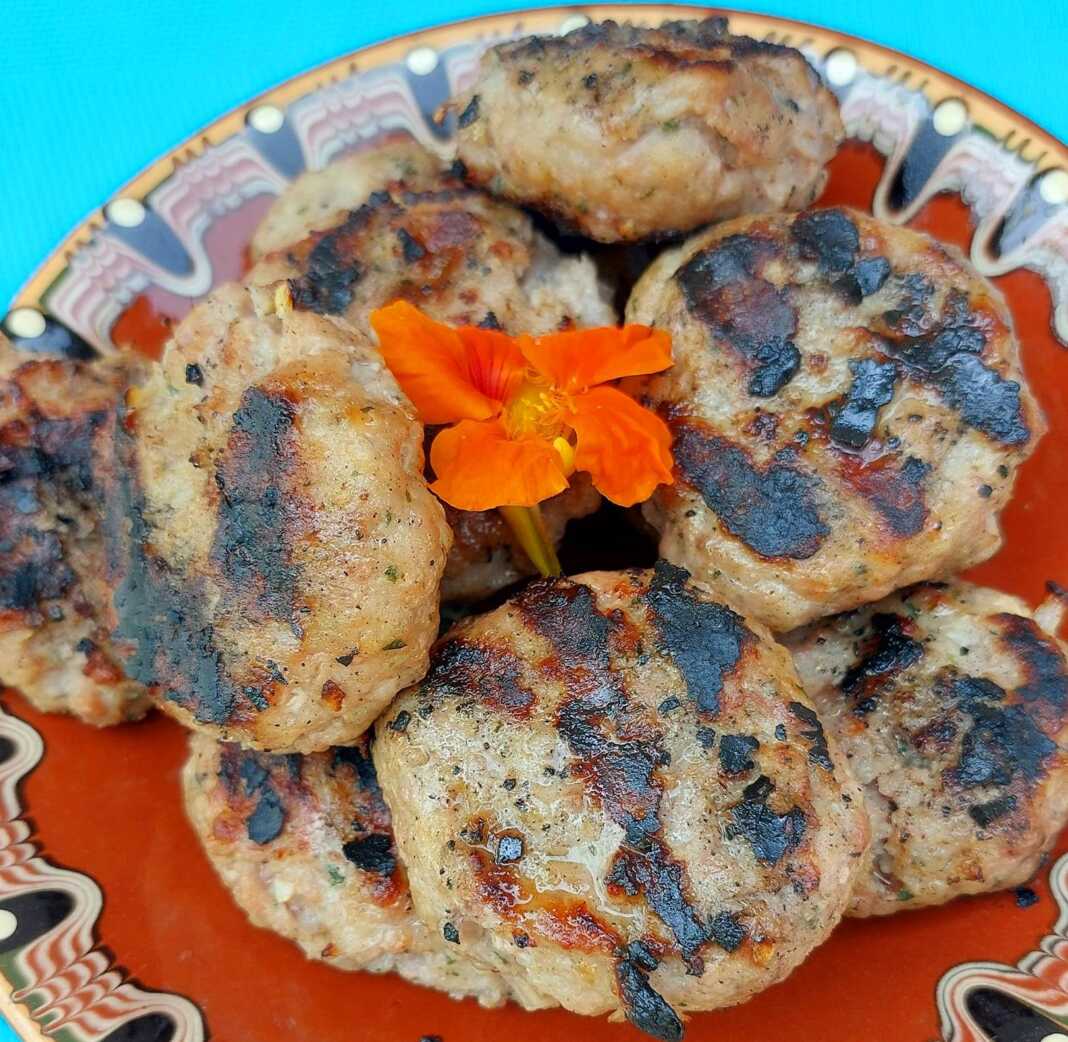 Μπιφτέκια στο σχαροτήγανο χωρίς αυγό