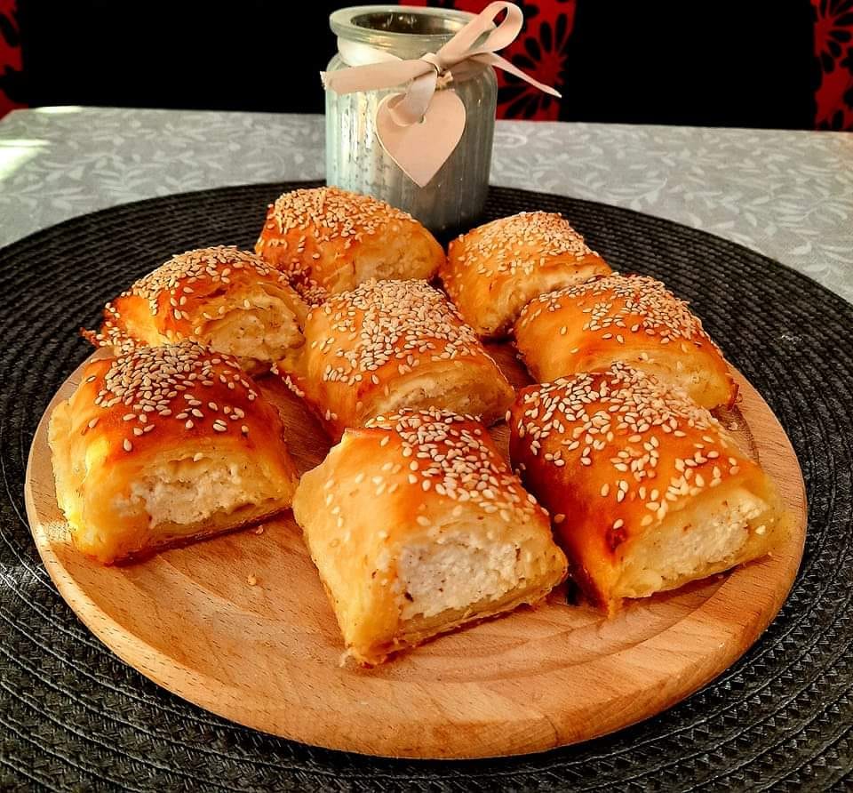 mporekakiaTiri Μπουρεκάκια με τυρί