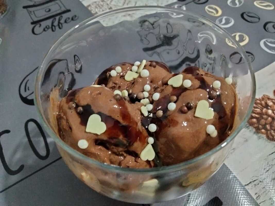 pagotoSokolataMpanana Παγωτό σοκολάτα μπανάνα