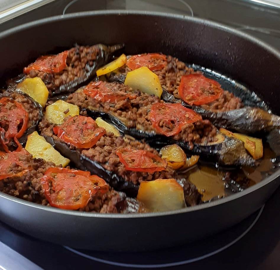 papoutsakiaXorisMpesamel Λαχταριστά Παπουτσάκια χωρίς μπεσαμέλ σε πυρέξ, φρεσκοψημένα, με ροδισμένη επιφάνεια.