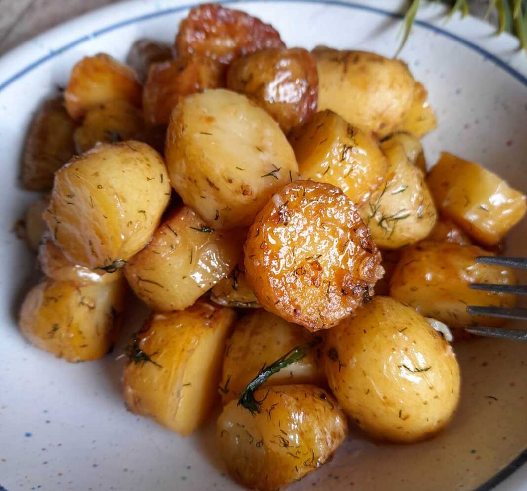 πατάτες στο φούρνο με μυρωδικά