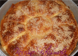 Τυρόπιτα με μπεσαμέλ σιμιγδαλιού