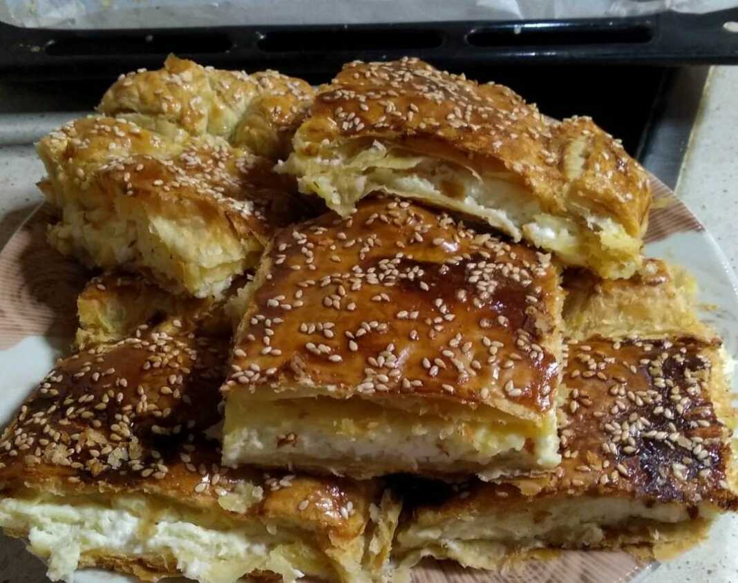 Τυρόπιτα με σφολιάτα