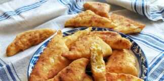 Τηγανητά Τρίγωνα με τυρί