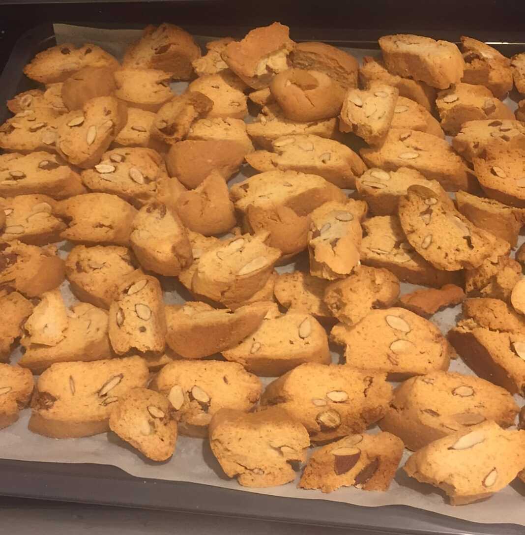 kantoutsini1 Καντούτσι ή Καντουτσίνι