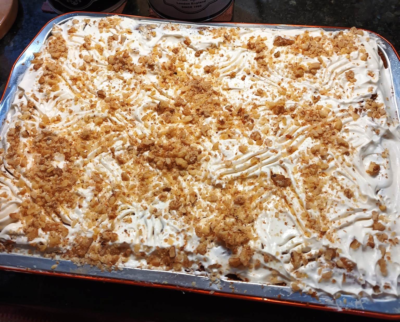 karidopitaAfros Καρυδόπιτα σαντιγυ