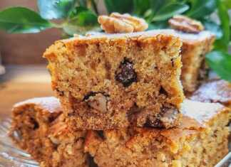 Κέικ με καρύδι και μαρμελάδα