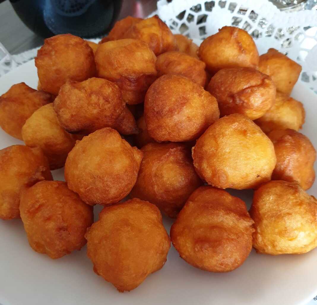 λουκουμαδάκια με γιαούρτι