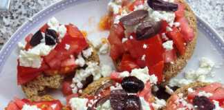 Κριθαρένιος Ντάκος απλός και νόστιμος Κριθαρένιος Ντάκος