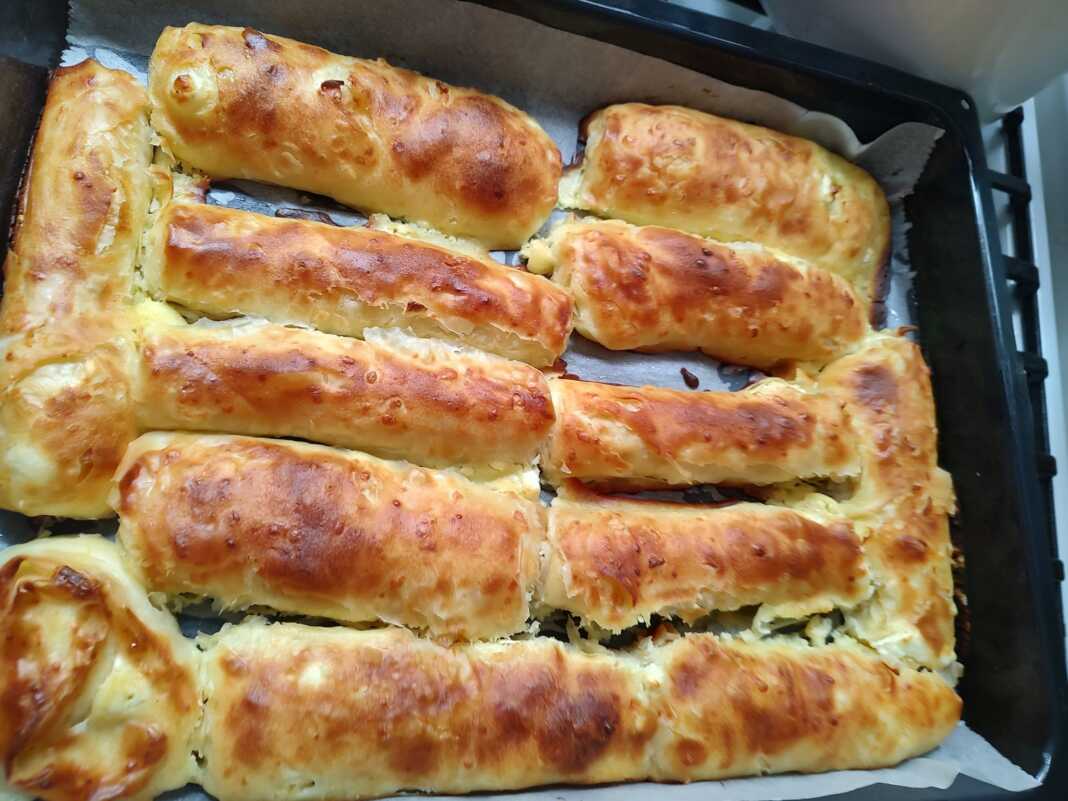 Μπουρέκια με φέτα και γιαούρτι