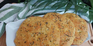 Τηγανίτες καλαμποκιού με φέτα