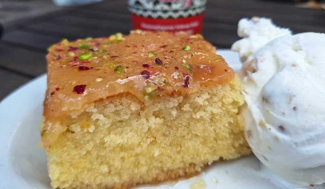 Ρεβανί με κρέμα λεμονιού