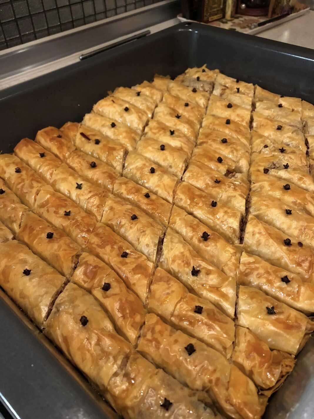 γλυκιά ρυζόπιτα στο ταψί ψημένη