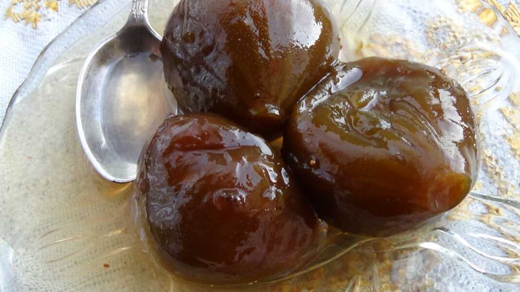 Γλυκό του κουτουλιού με βασιλικά σύκα