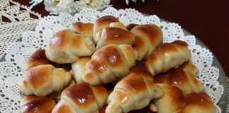 Σιροπιστά κρουσανάκια με μαρμελάδα