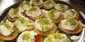 Τηγανίτες με κρέμα και ξηρούς καρπούς Τηγανίτες με κρέμα και ξηρούς καρπούς