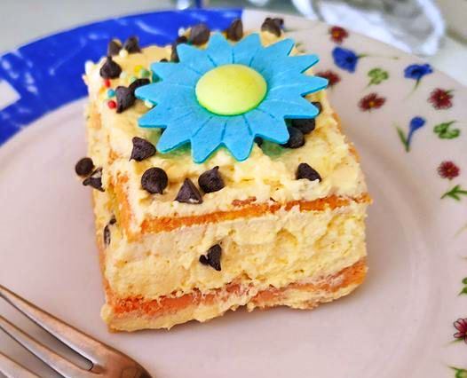 tortakrema Γλυκάκι με κρέμα και τσιπς σοκολάτας