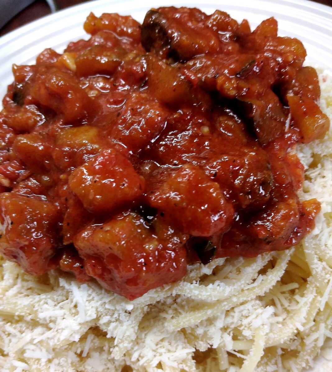 Μακαρόνια με σάλτσα μελιτζάνας