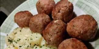 Γεμιστοί κεφτέδες με καπνιστό τυρί και βουτυρωμένη πατάτα Γεμιστοί κεφτέδες με καπνιστό τυρί