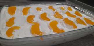 Γλυκό ψυγείου με κομπόστα ροδάκινο