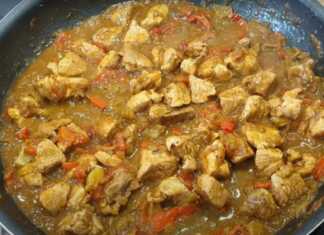 Χοιρινή τηγανιά με ρετσίνα και πιπεριές