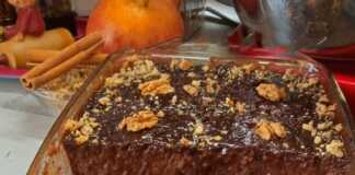 Κέικ με μήλα σιμιγδάλι και γέμιση σοκολάτας