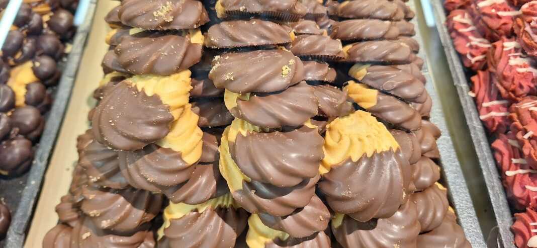 Μπισκοτάκια με σοκολάτα