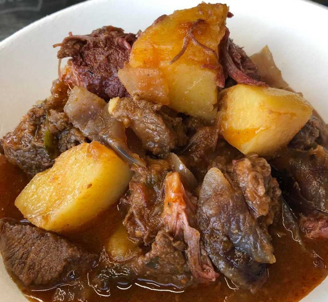 kokinistoPatatesKastarola Κοκκινιστό Κρέας με πατάτες