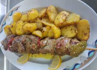 Κοντοσούβλι με πατάτες φούρνου