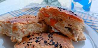 Κοτόπιτα κρατσανιστή,εύκολη,νόστιμη όσο δεν πάει. Κοτόπιτα