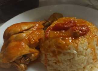 Κοτόπουλο κοκκινιστό με πιλάφι