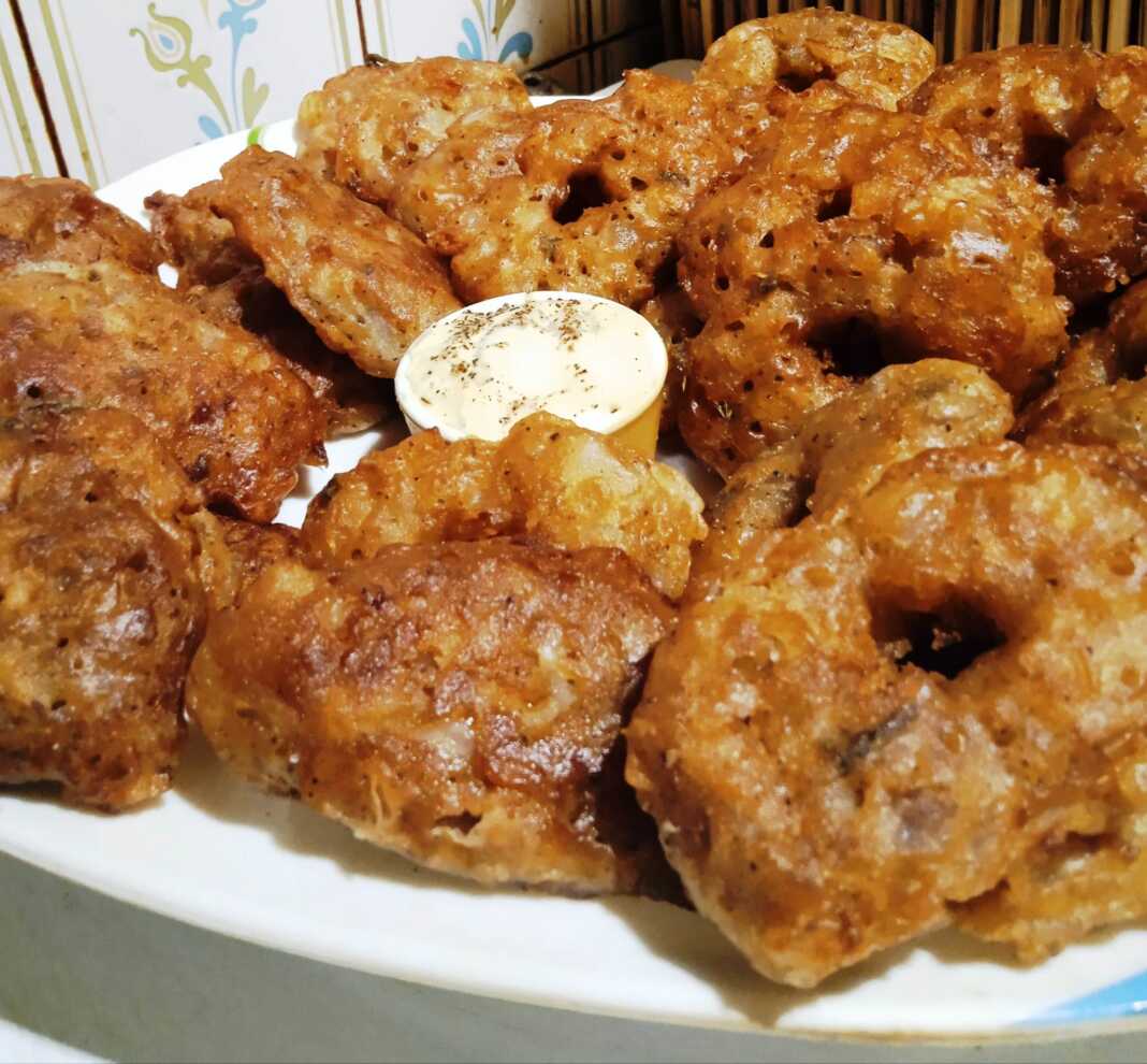 kremidokeftedes Κρεμμυδοκεφτέδες