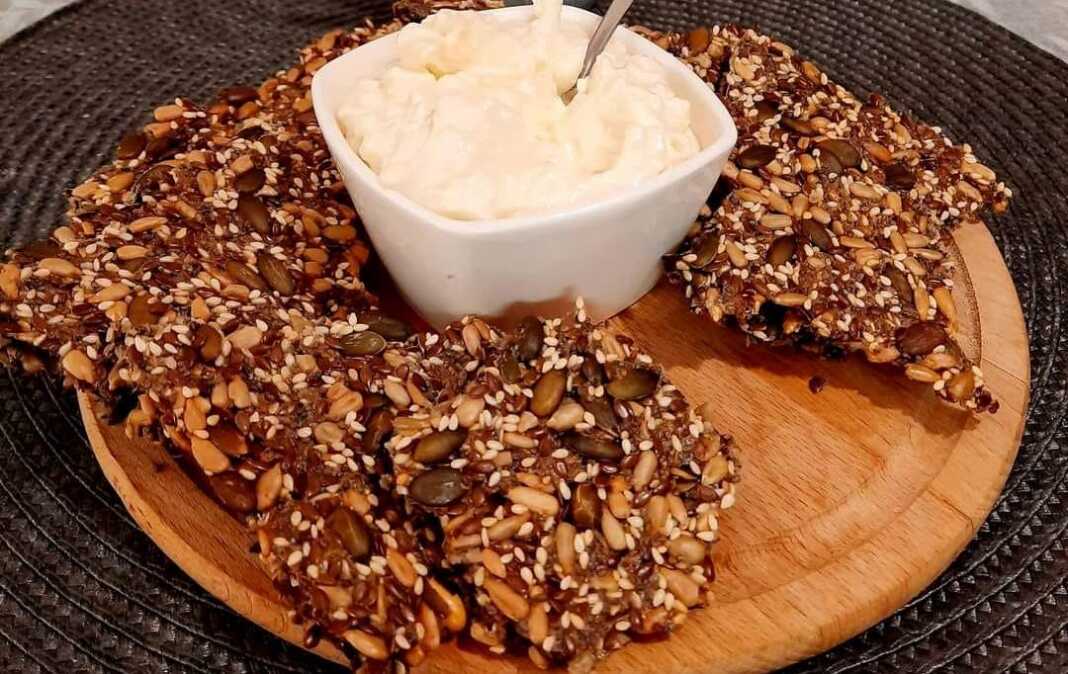 Kράκερ με σπόρους χωρίς αλεύρι