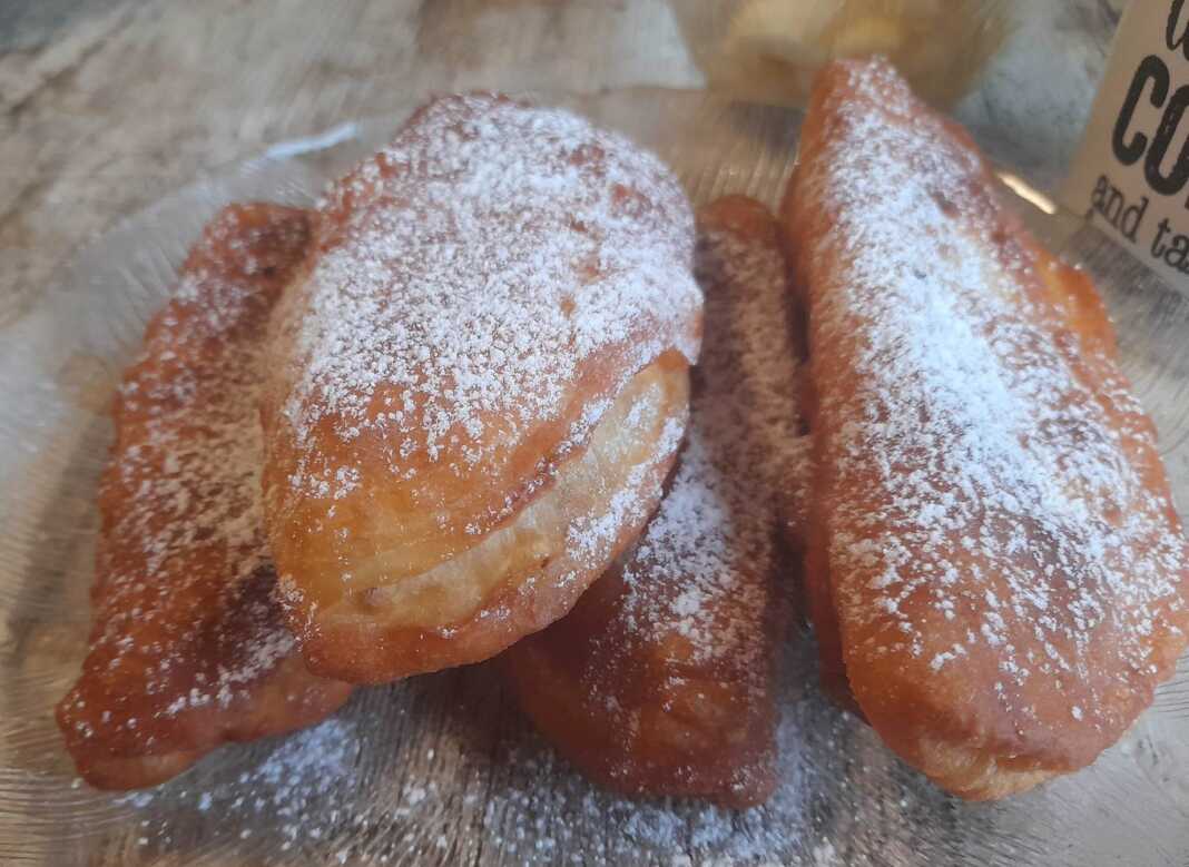 ntonatsKrema Ντόνατς με κρέμα λεμονιού