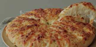 Σκορδόψωμο με μοτσαρέλα