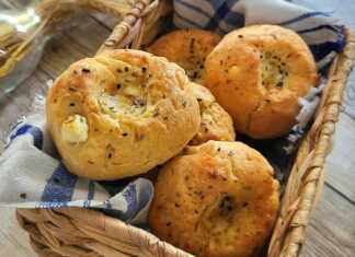 τυροπιτάκια με φέτα και βούτυρο