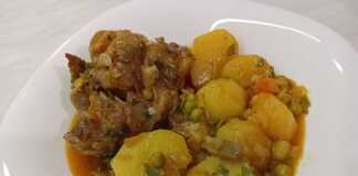 Βοδινή ουρά με αρακά και πατάτες