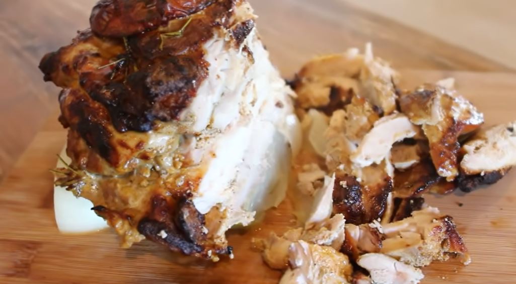 SpitikosGiros Γύρος κοτόπουλου σε σπιτική σούβλα