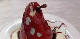 Αχλάδια ποσέ σε σιρόπι κρασιού