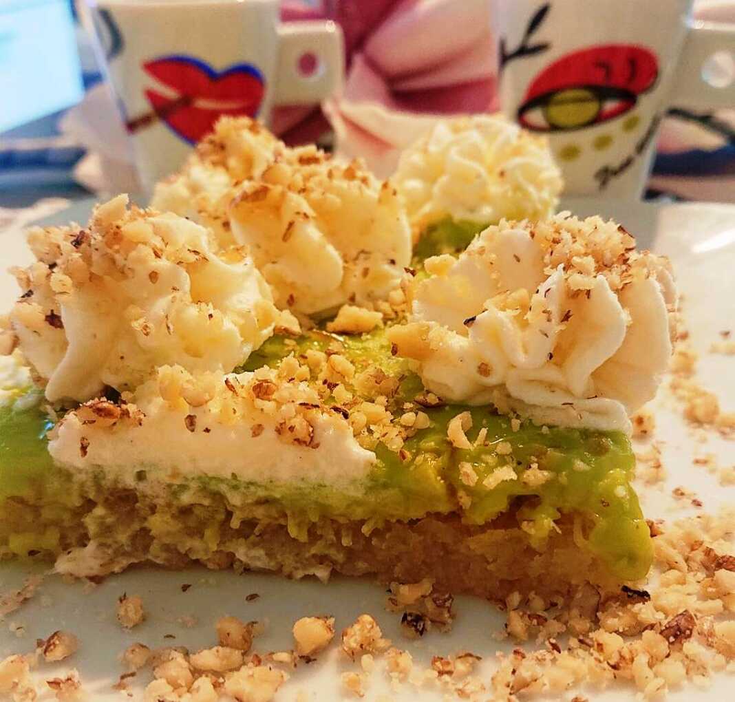 Εκμέκ Κανταΐφι με κρέμα από γεύση φιστίκι Αιγίνης