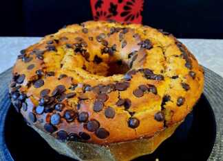 Κέικ με αλεύρι ολικής και καστανή ζάχαρη Κέικ με αλεύρι ολικής και καστανή ζάχαρη