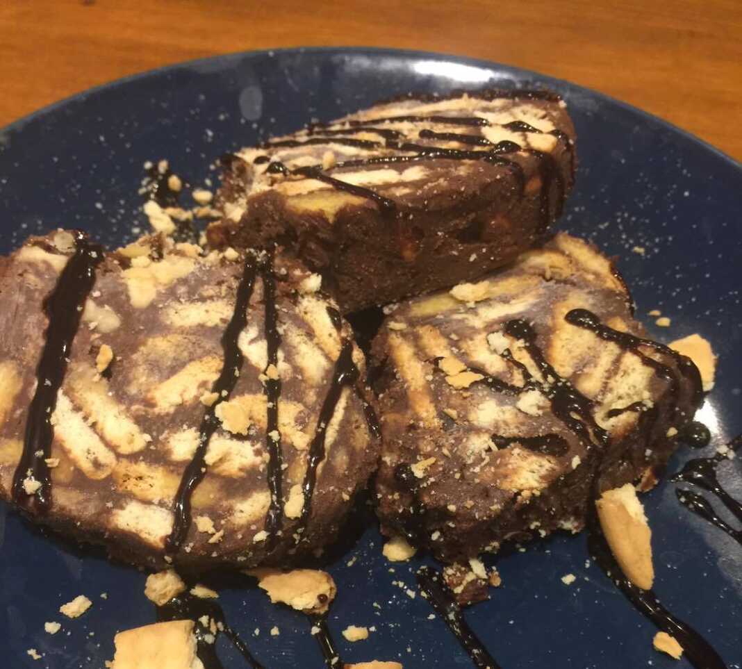 κορμός με σοκολάτα και καρύδια