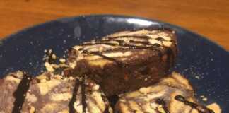 κορμός με σοκολάτα και καρύδια